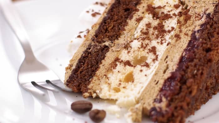 What makes a coffee cake dry