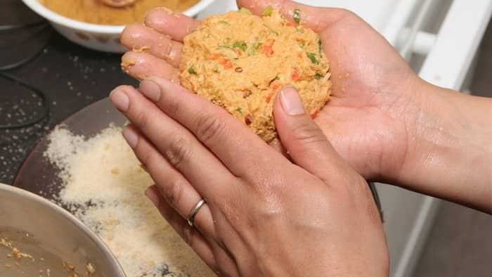 How do you keep crab cakes from falling apart?