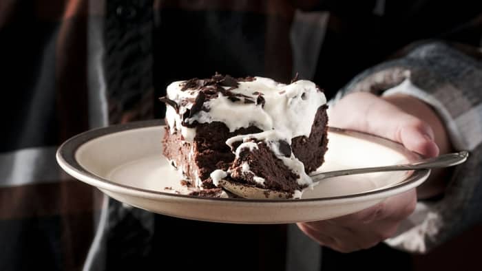 What is a Mississippi mud cake made of?