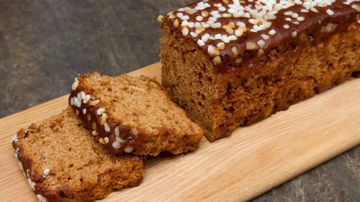 Williamsburg Ginger Cake Recipe: How To