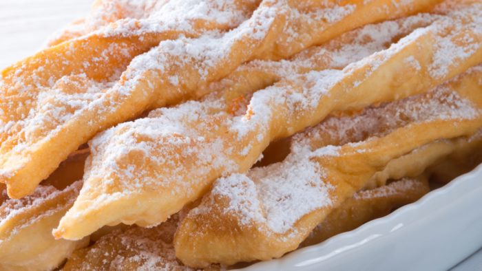 What is the best oil for frying funnel cakes